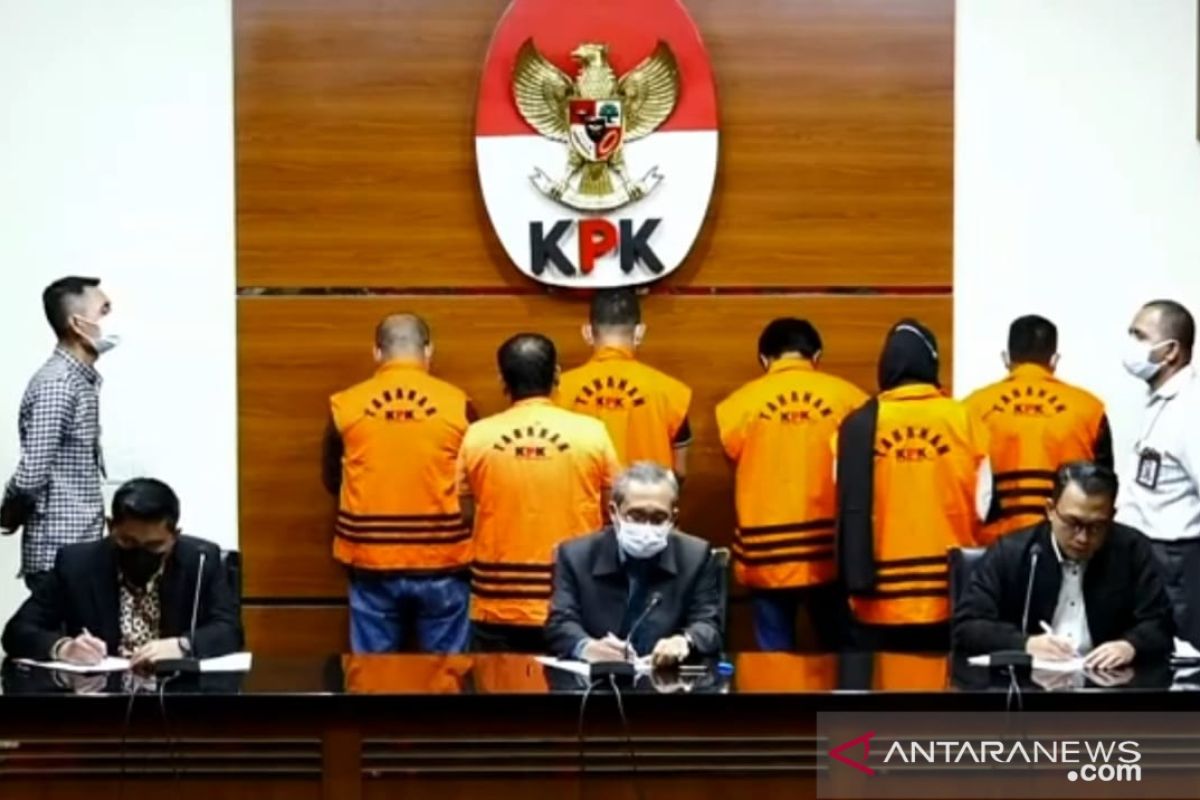 KPK tahan Bupati Penajam Paser Utara