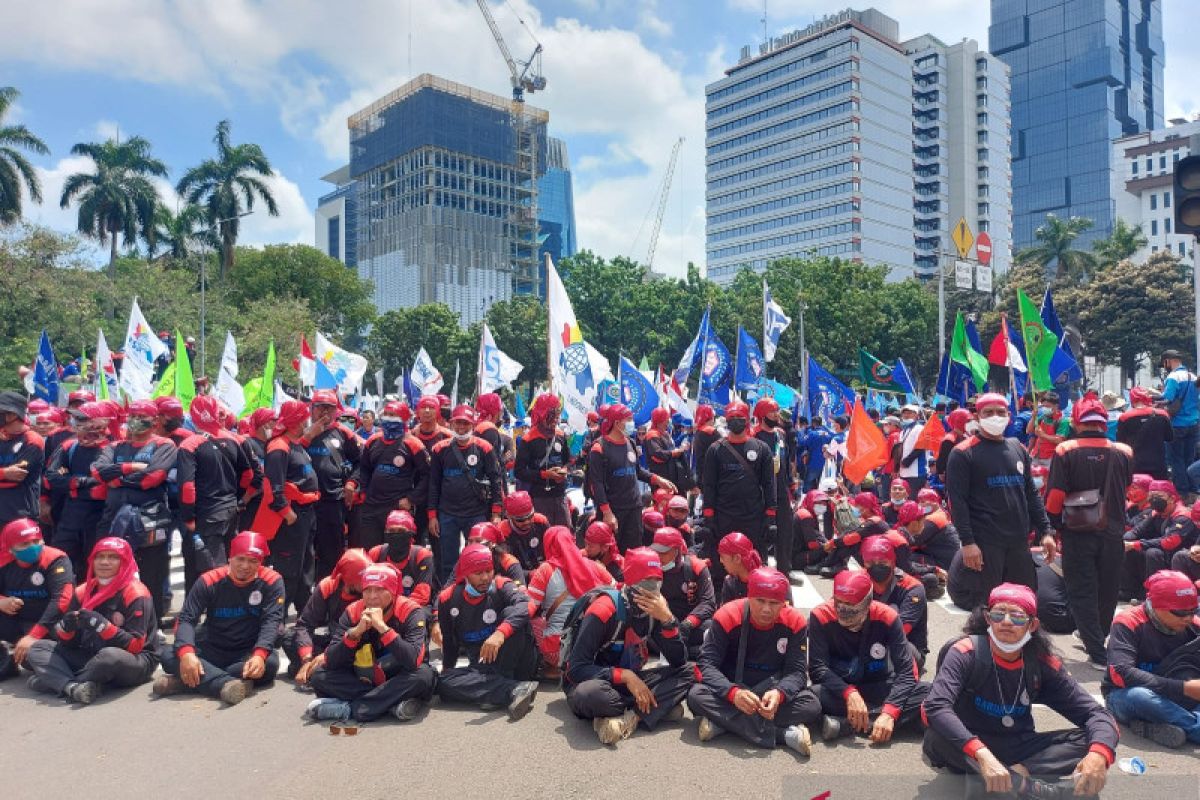 Ribuan buruh se-Jabodetabek siap gelar aksi tolak  Omnibus Law di DPR