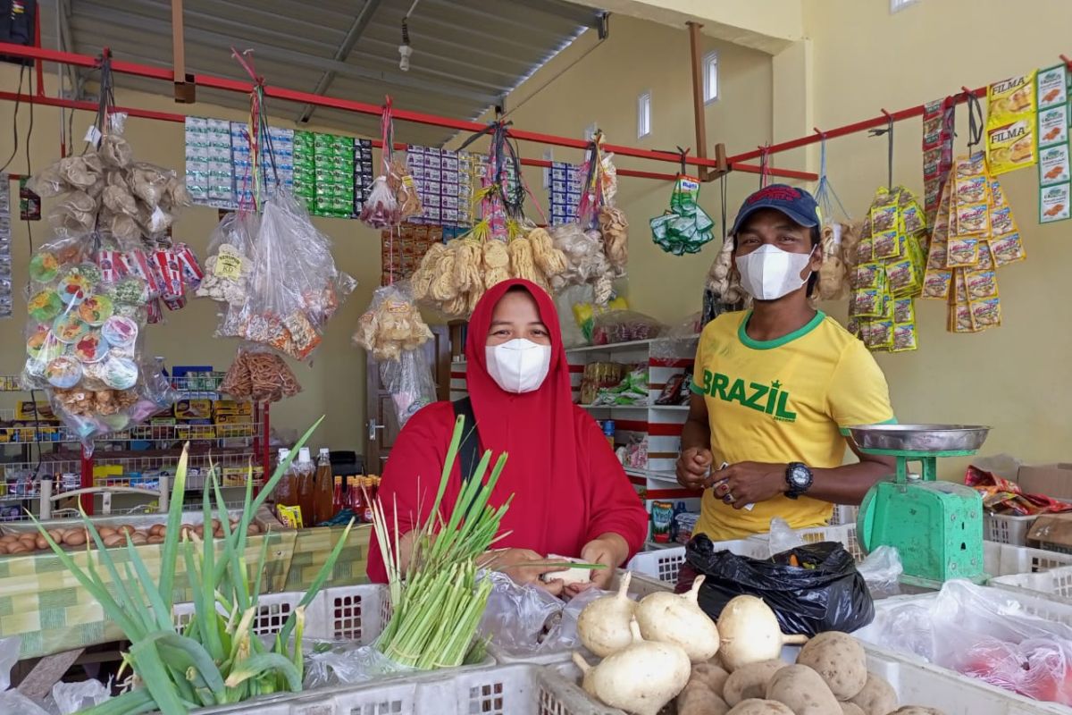 Setelah jadi mitra binaan PT Timah Tbk, Desi tak ngontrak lapak jualan lagi