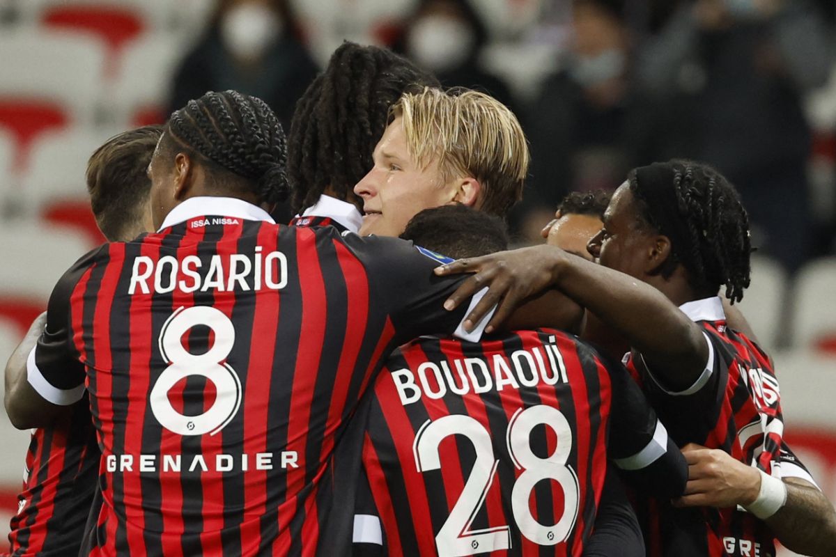 Nice mempertahankan posisi kedua klasemen Ligue 1