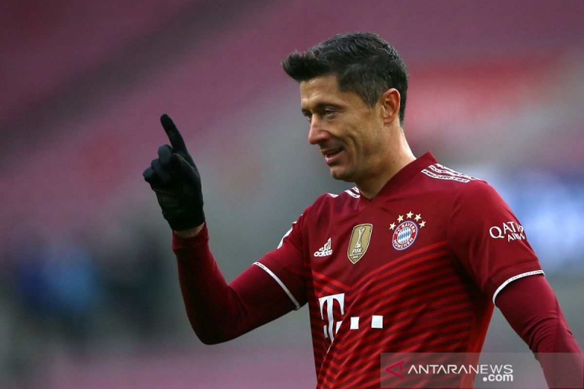 Lewandowski membantu Bayern Muenchen pecahkan rekor gol Liga Jerman
