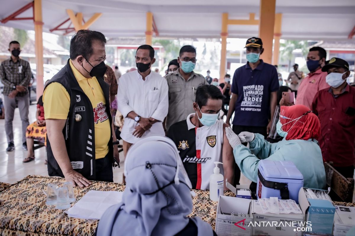 Vaksinasi di Jember belum mencapai 70 persen