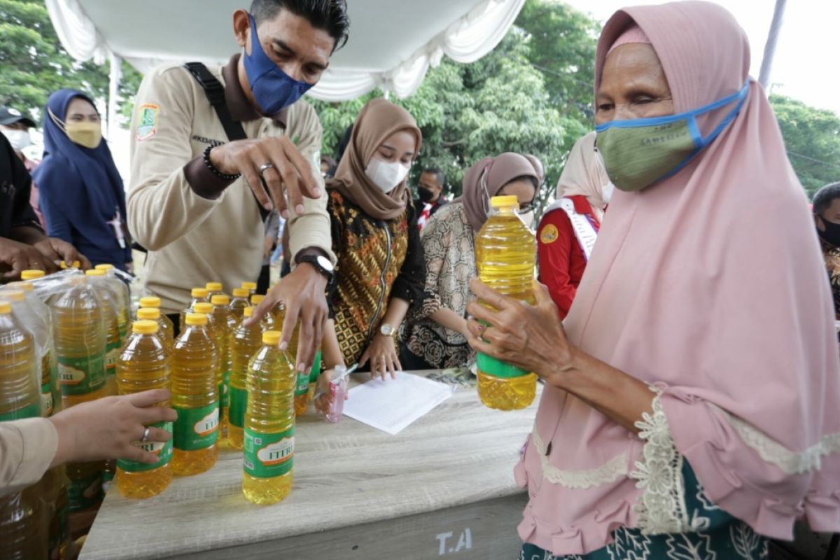 Bulog gelar operasi pasar minyak goreng di Kabupaten Lebak dan Pandeglang