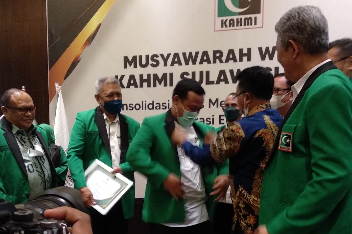 Plt. Gubernur Sulsel dinobatkan sebagai anggota kehormatan KAHMI