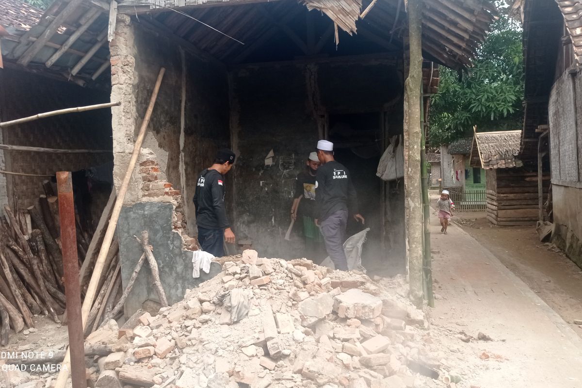 Sebanyak 1.543 rumah di Pandeglang rusak akibat gempa tektonik