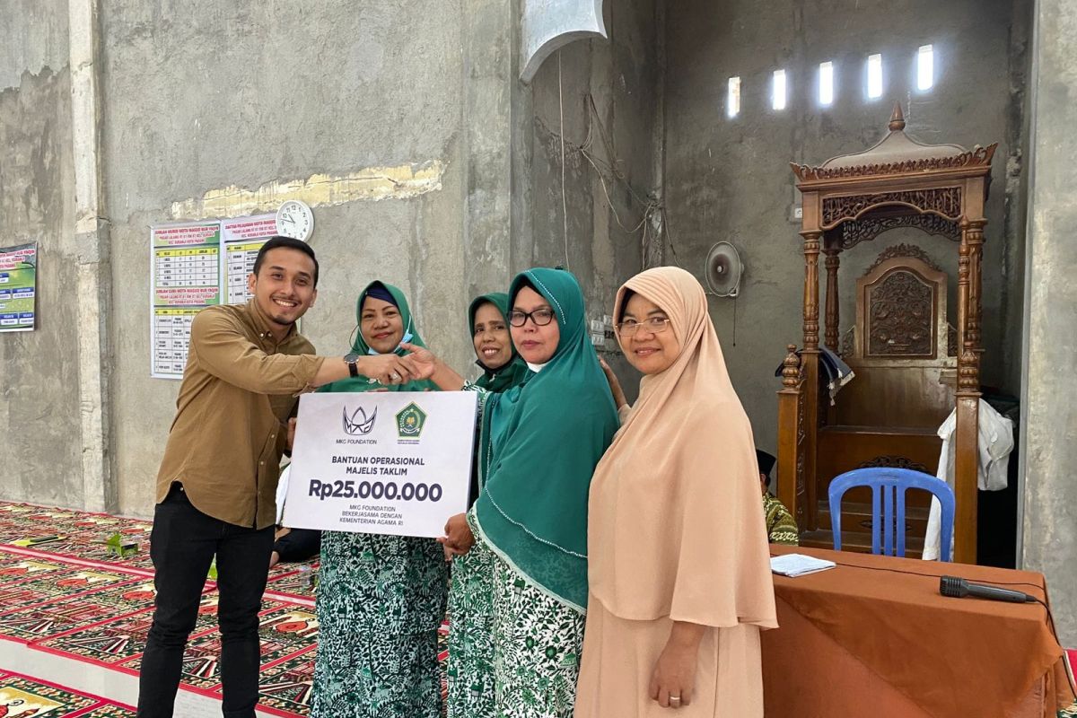 MKG Foundation kembali salurkan bantuan untuk surau dan majelis taklim di Padang