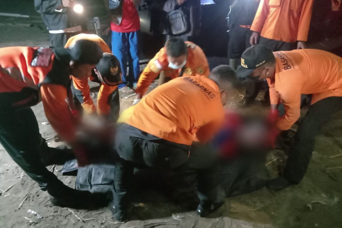 Dua korban perahu terbalik di Cilacap ditemukan tak bernyawa, operasi pencarian ditutup