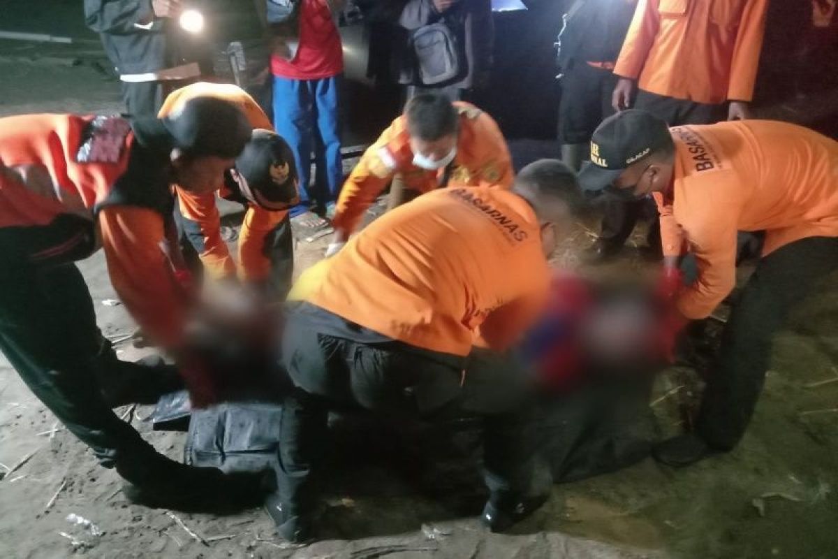 Basarnas: Dua korban perahu terbalik di Cilacap ditemukan meninggal dunia