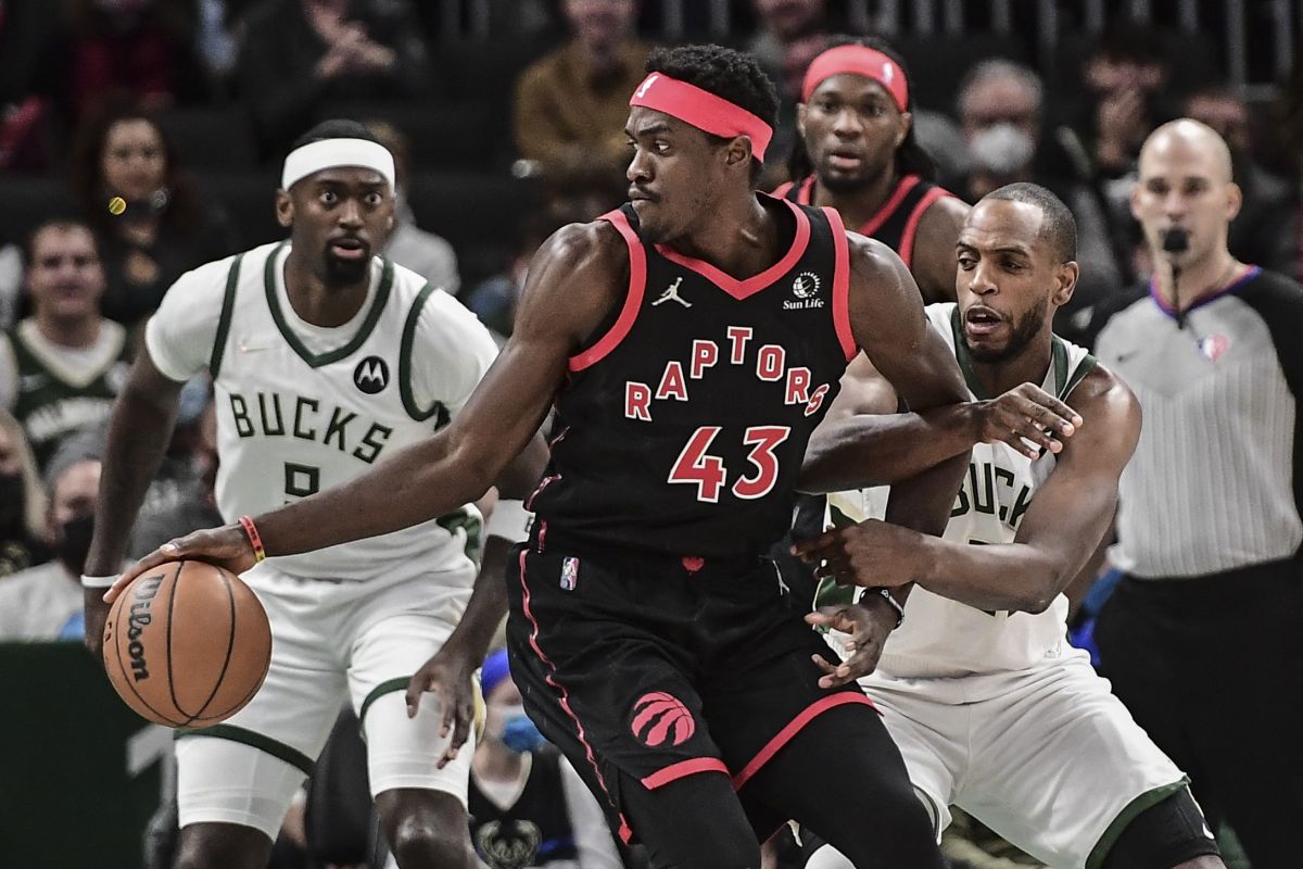 Triple-double Pascal Siakam bantu Raptors singkirkan Bucks