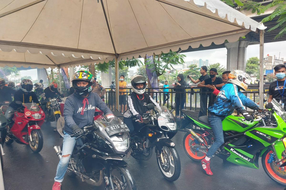 350 pebalap jalanan ramaikan "street race" di Ancol