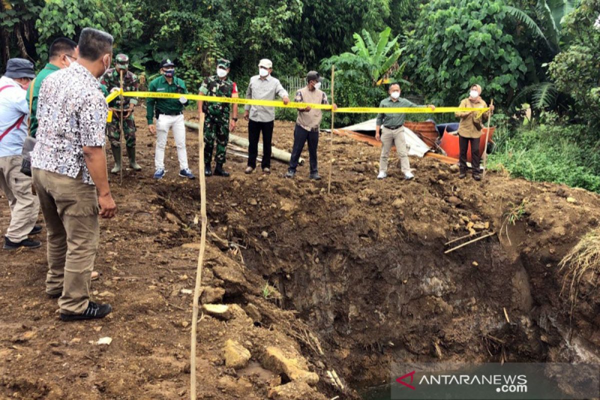 DLH Jabar-Satgas Citarum Harum menyegel sementara PT Sinerga Nusantara