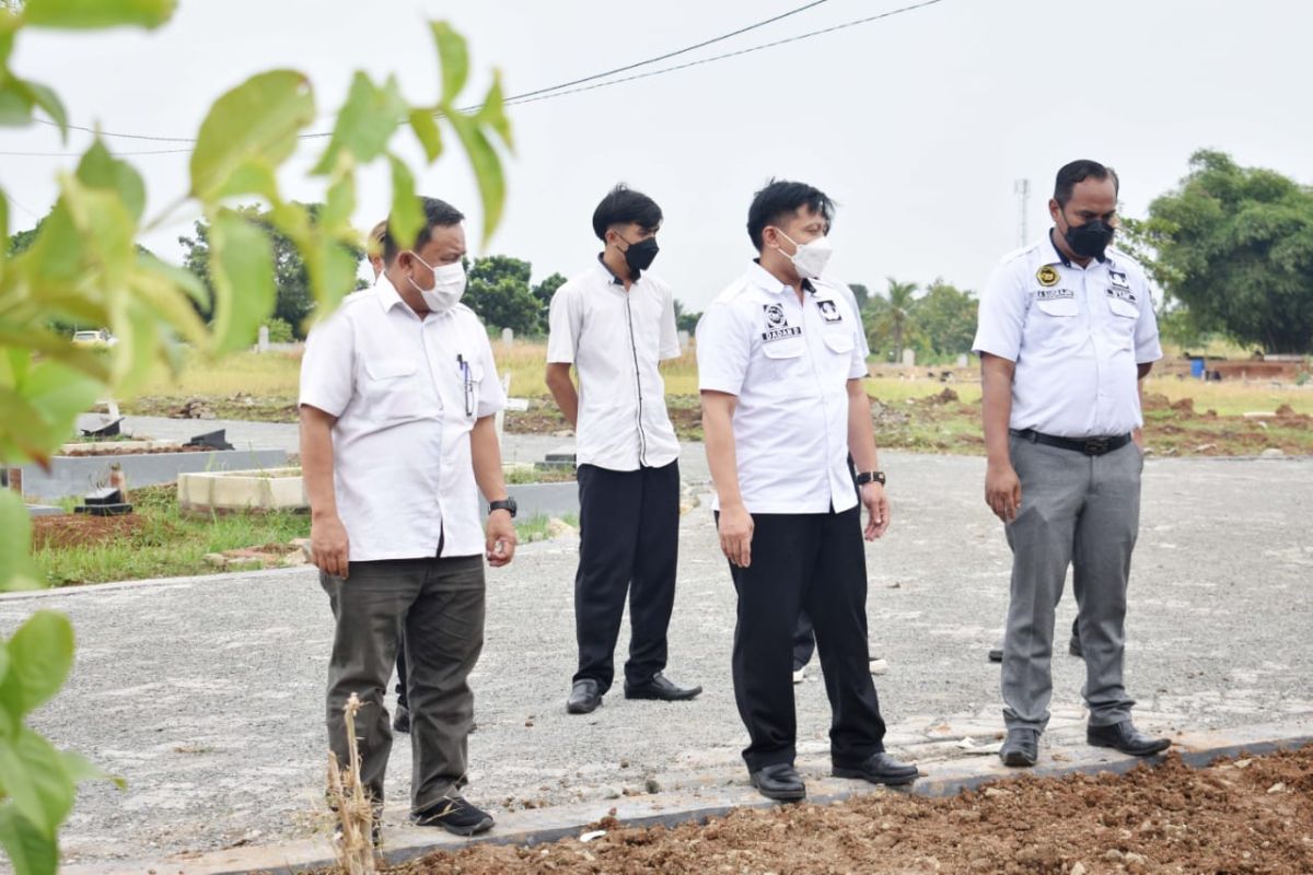 Pemkab Tangerang lakukan pembaharuan fasilitas di TPU COVID-19