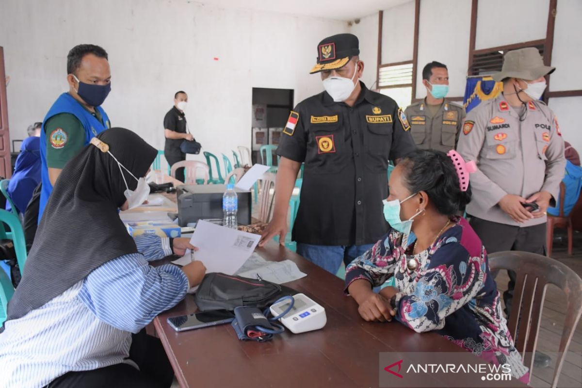 Kejar target kekebalan komunal, Bupati Kayong Utara pacu vaksinasi