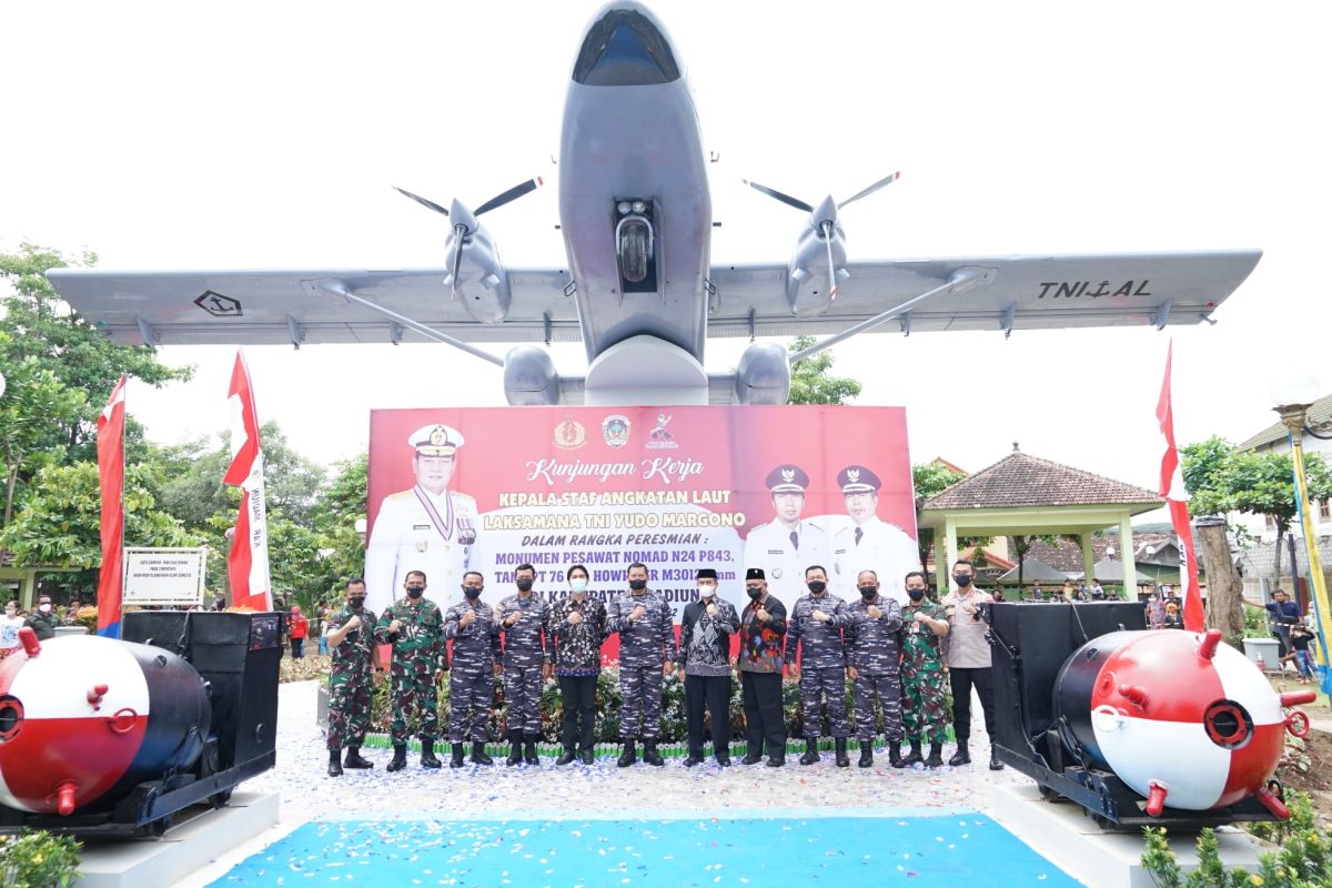 Kasal Yudo Margono resmikan monumen alutsista TNI AL di Madiun