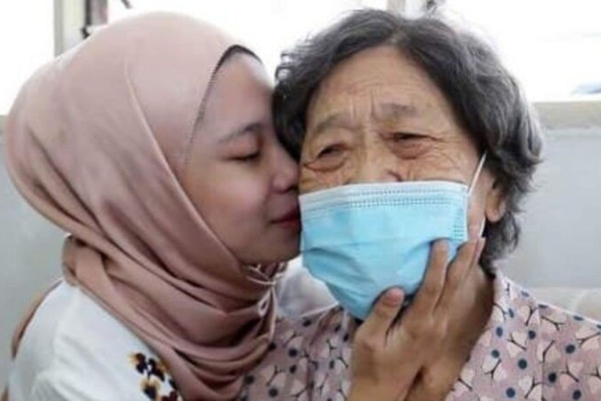 Kisah anak pekerja migran Indonesia bikin Mendagri Malaysia Hamzah Zainuddin terharu