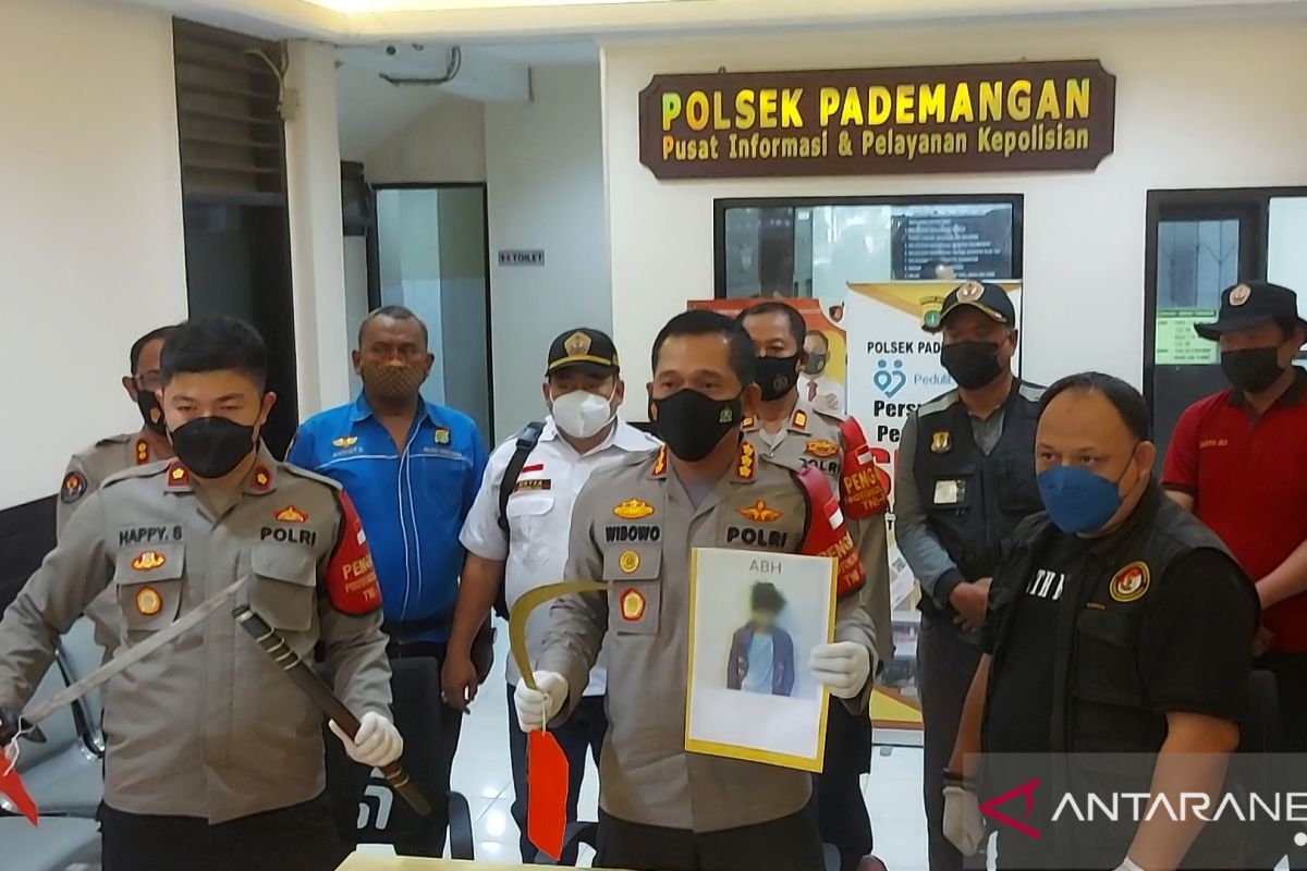 Polisi tangkap remaja hendak tawuran membawa senjata tajam di Pademangan