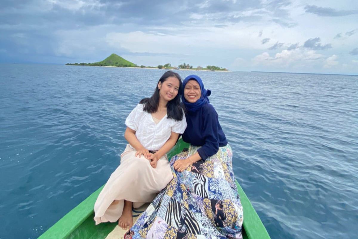 Pantai Kenawa indah bak kolam renang