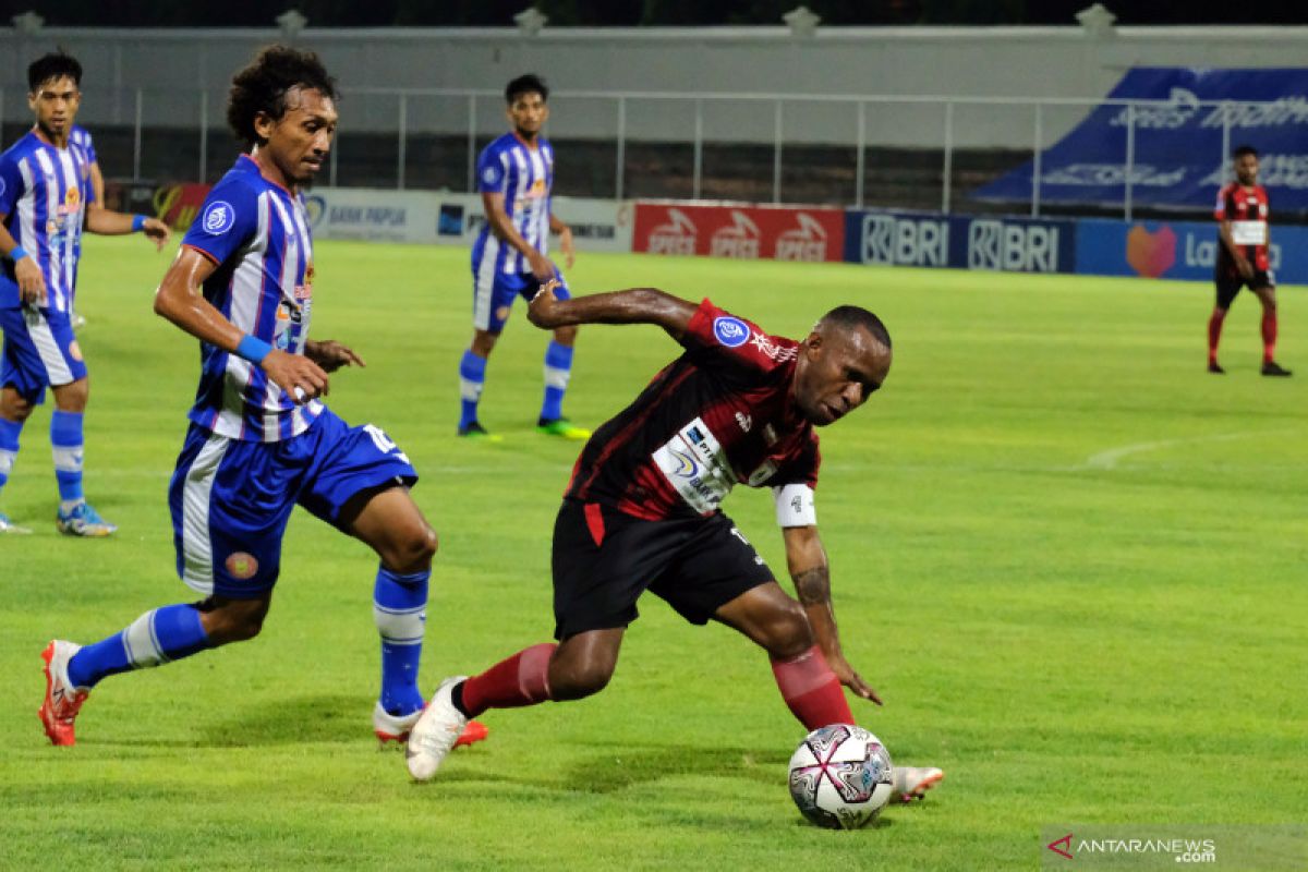 Persipura bermain imbang tanpa gol hadapi PSM Makassar