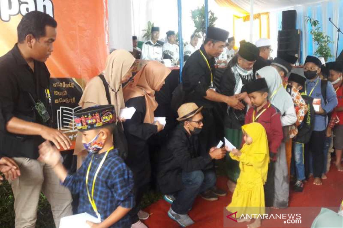 Komunitas Temanggung Berhijrah santuni 300 anak yatim