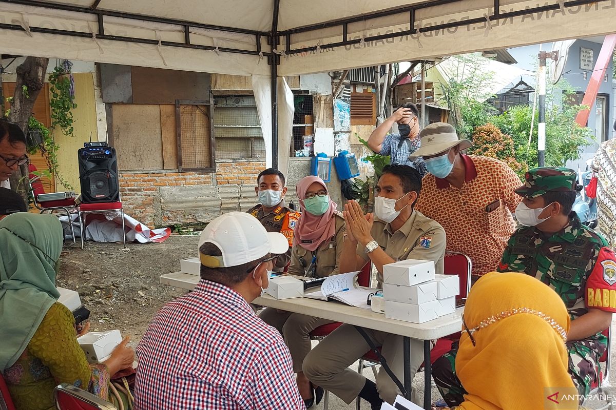 Kecamatan Duren Sawit musyawarah dengan warga RW 10 tangani banjir