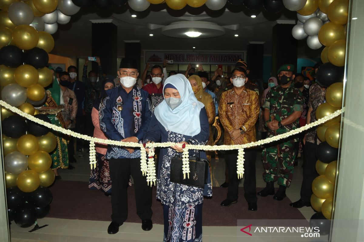 16 instansi berikan layanan di Mall Pelayanan Publik HSS