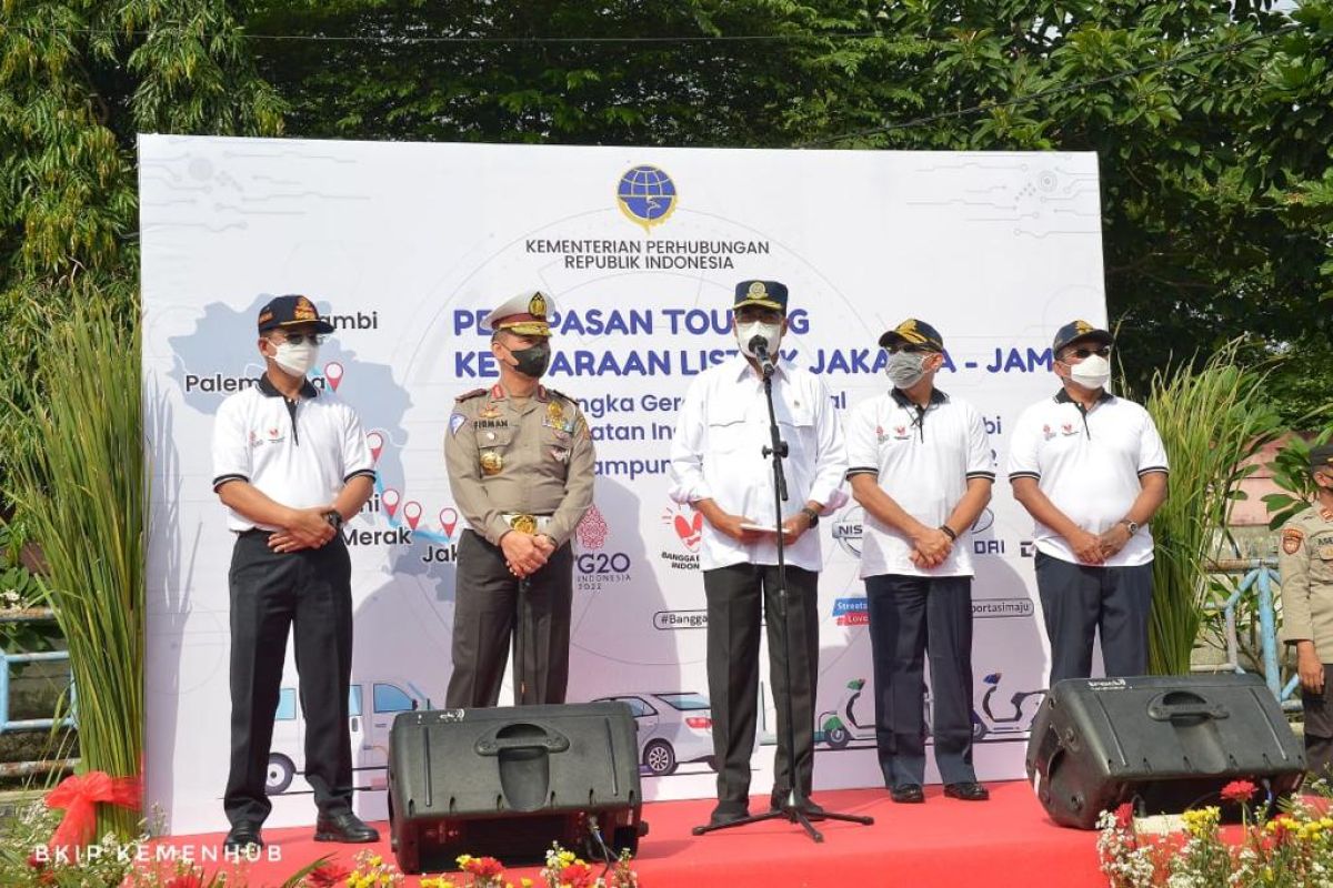 Transportation Ministry holds electric car tour from Jakarta to Jambi