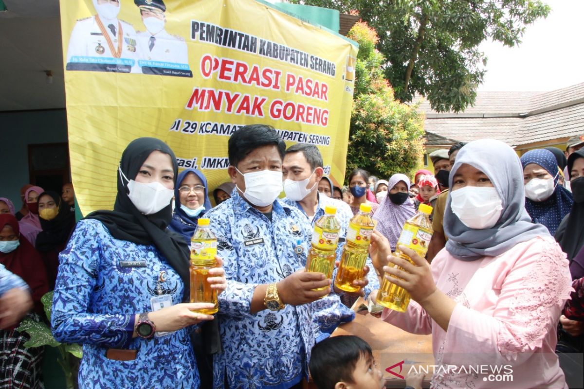 Diskopumindag Kabupaten Serang Gelar Operasi Pasar Minyak Goreng