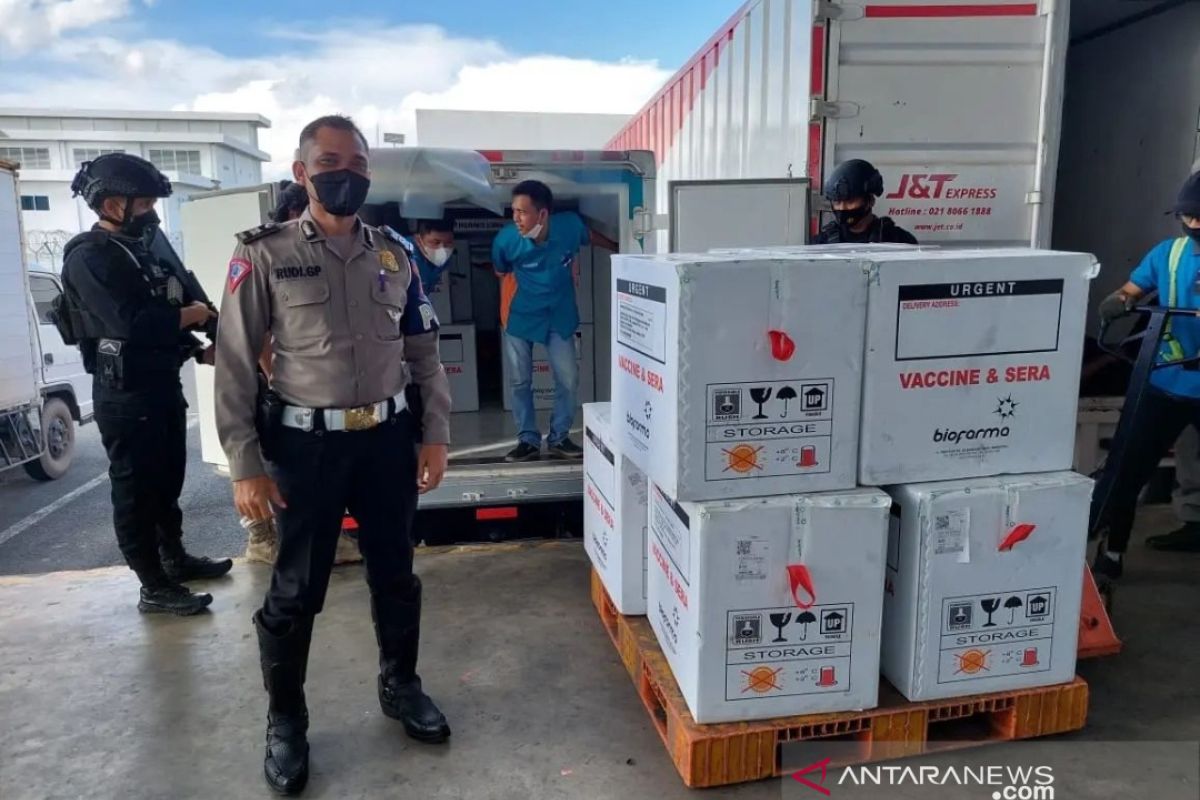 Kalimantan Selatan terima pasokan 50.700 vial vaksin CoronaVac dari Kemenkes