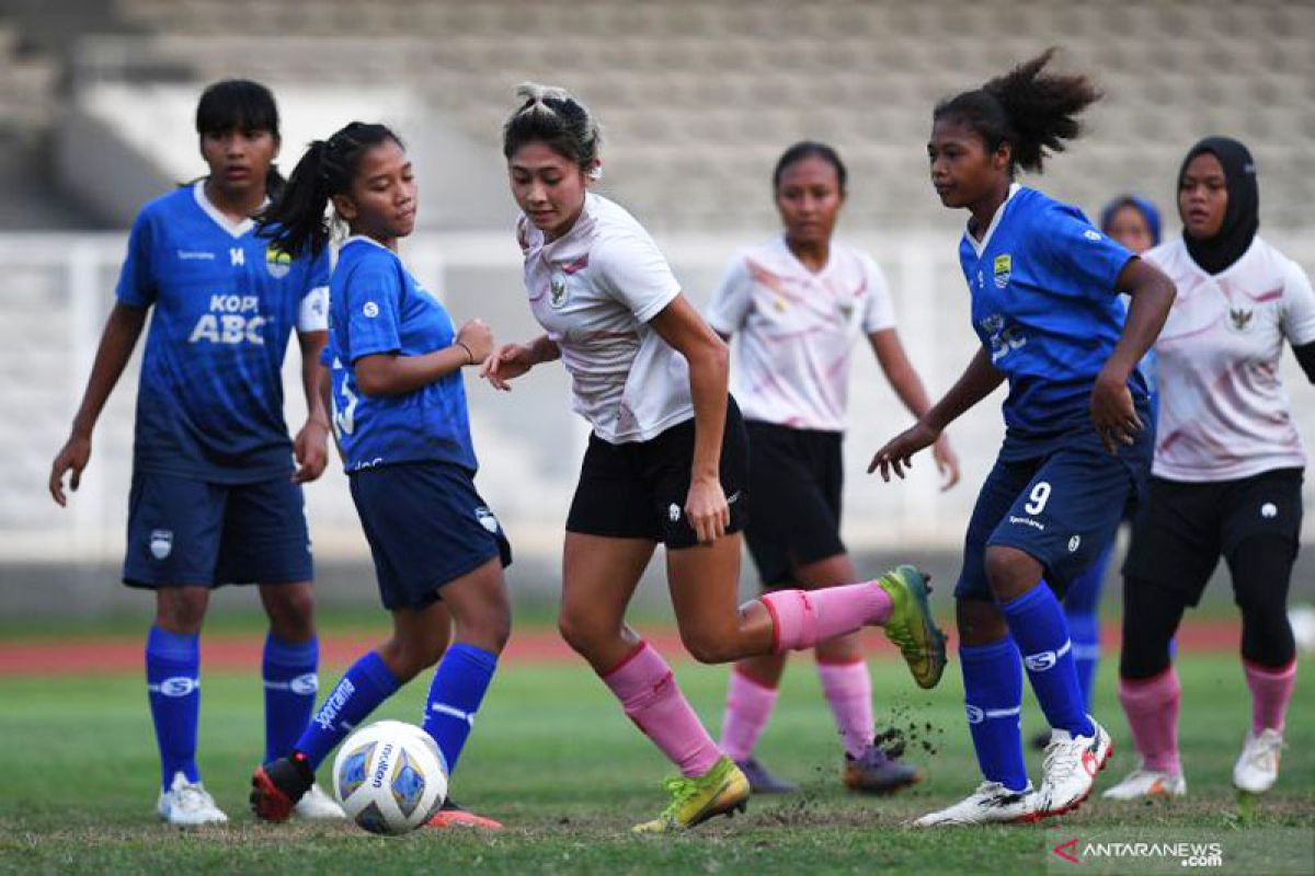 Pelatih minta jangan bebani timnas putri di Piala Asia