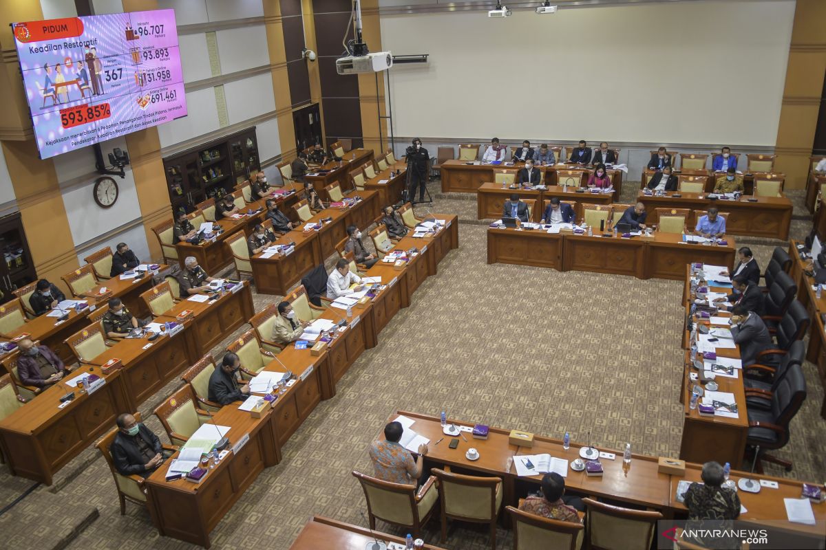 Komisi III DPR apresiasi tuntutan mati pemerkosa 13 santriwati Herry Wirawan