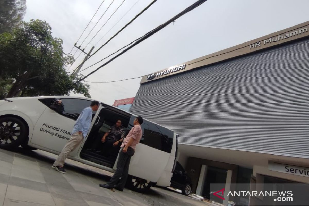 Hyundai hadirkan dealer mobil terbaru di HR Muhammad Surabaya