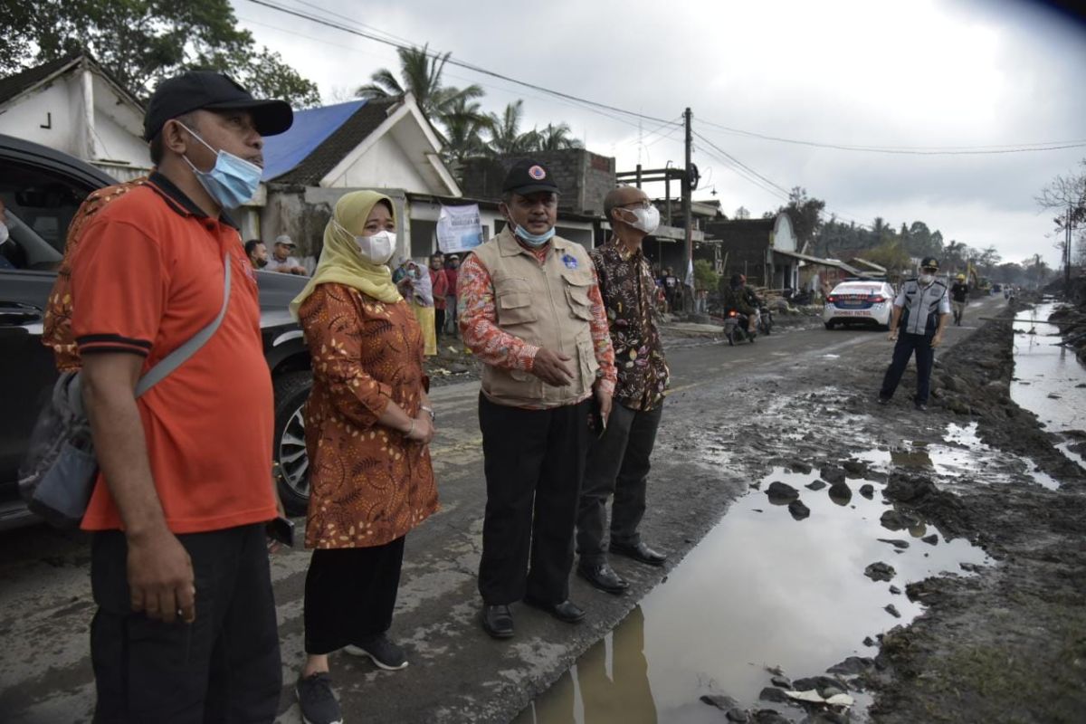 Pemkab Sleman salurkan bantuan bagi korban erupsi Semeru