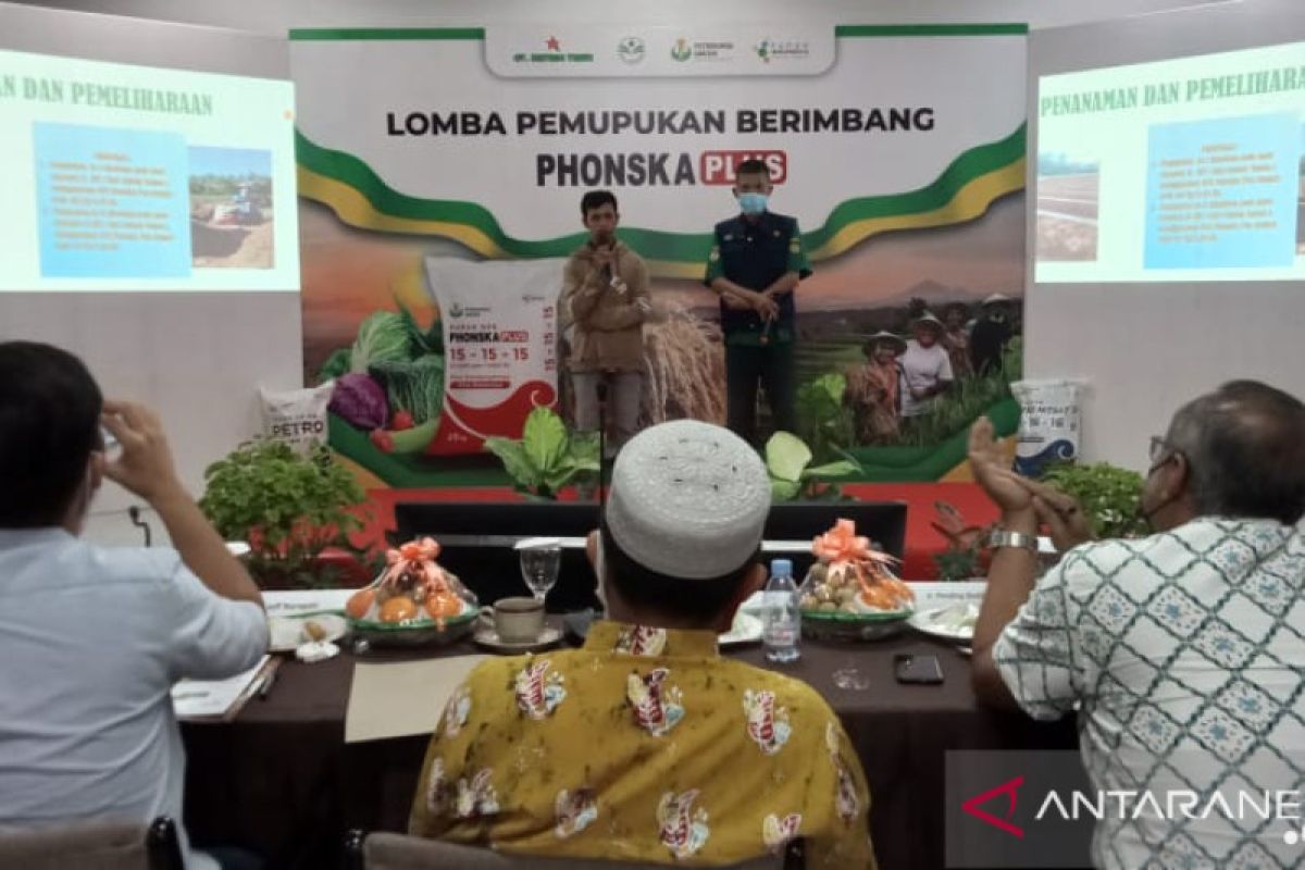 Petrokimia Gresik mengedukasi petani cara pemupukan berimbang lewat lomba