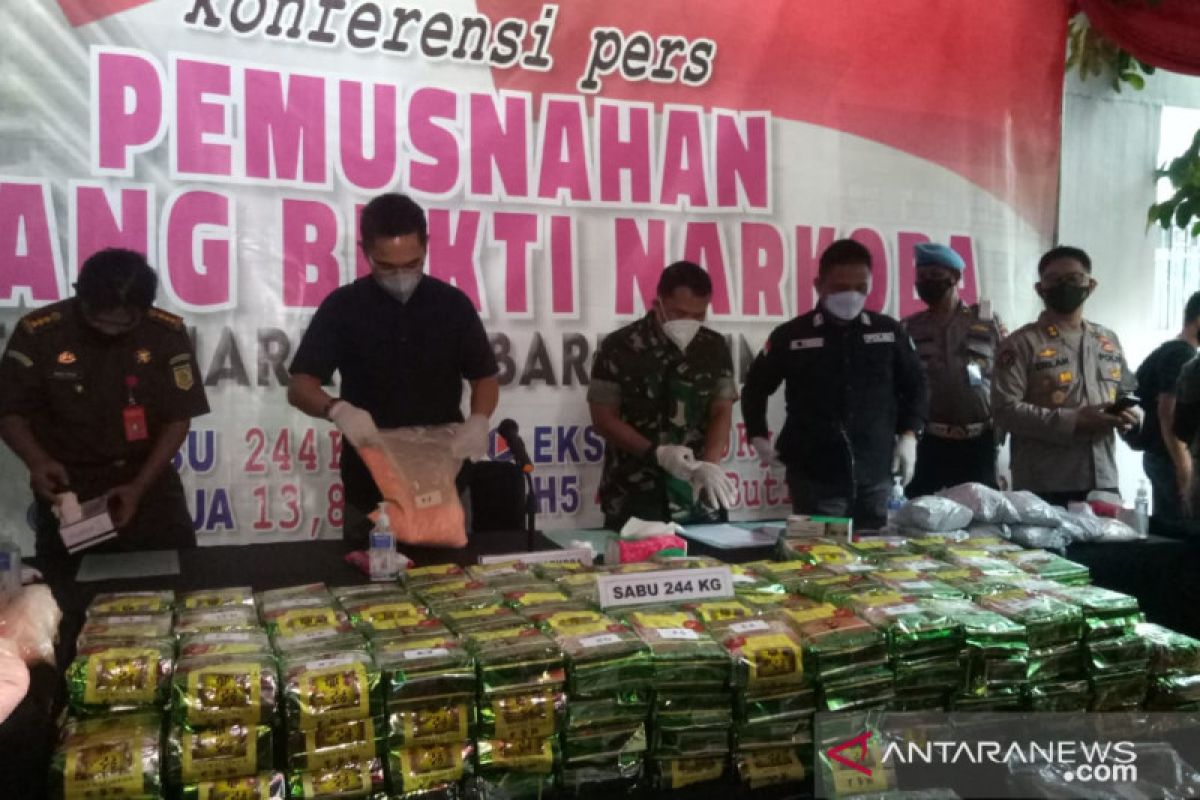 Polri musnahkan barang bukti 244 ribu gram sabu kemasan teh China