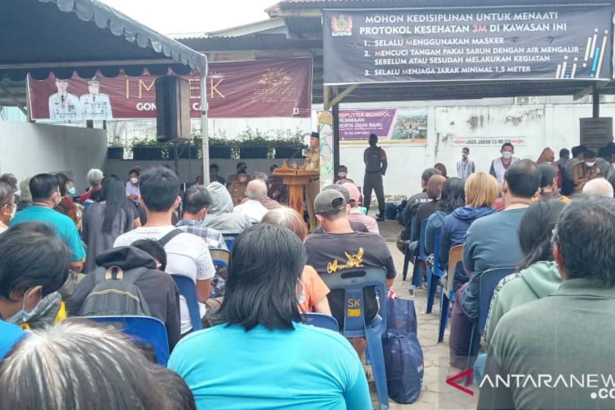 Jelang Imlek ratusan warga Tionghoa Kota Jambi terima bantuan sembako