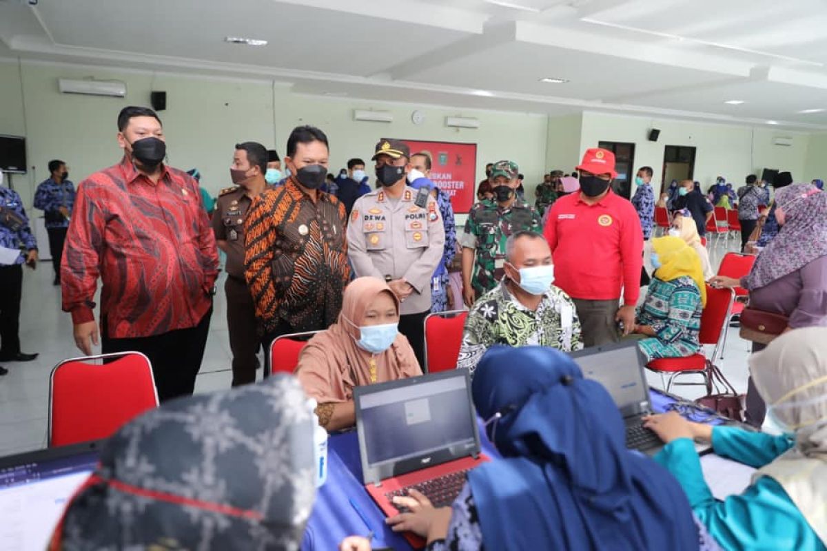 Wali Kota Madiun sebut vaksin penguat sama pentingnya dengan dosis satu-dua