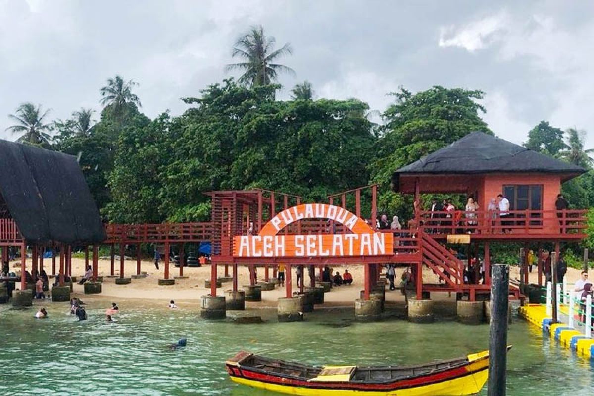 Aceh Selatan kembangan objek wisata Pulau Dua