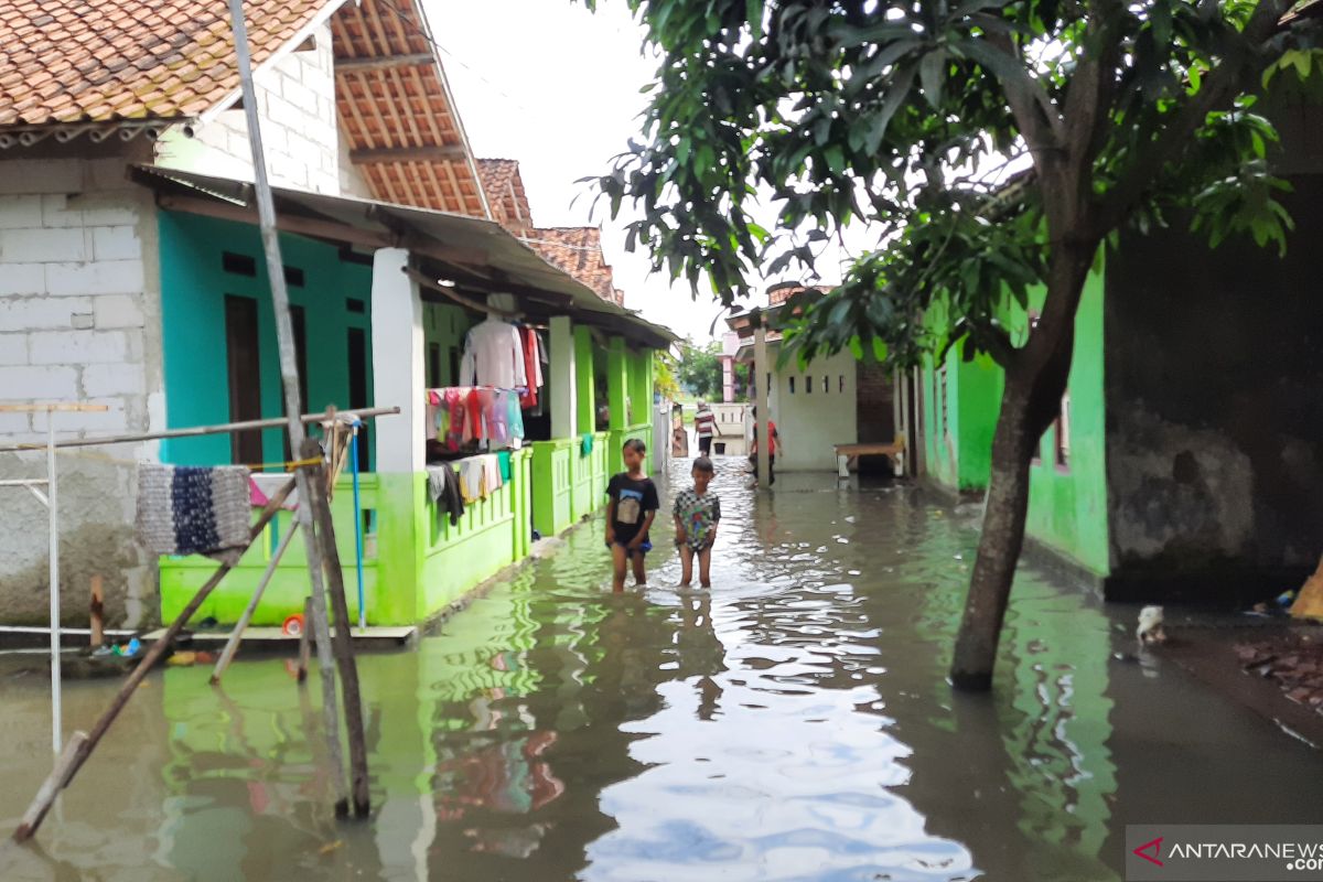 350 KK di Kabupaten  Tangerang terendam banjir akibat luapan sungai
