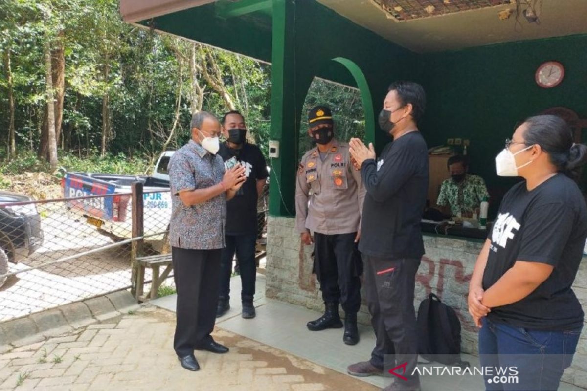 Dubes India tanam di fasilitas rehabilitasi orangutan dekat IKN