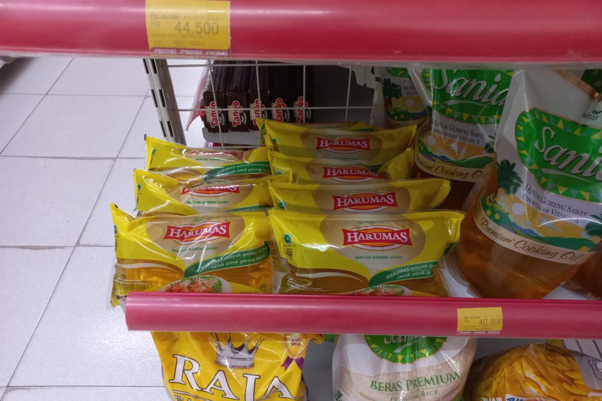 Baru buka, minyak goreng murah di ritel Pekanbaru langsung habis