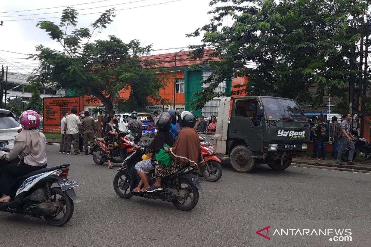 Mobil patwal  polisi tabrak motor di Kota Baru