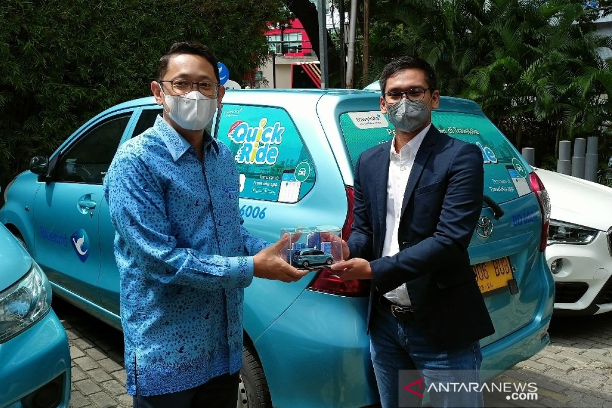 Traveloka hadirkan layanan pesan taksi Bluebird "QuickRide"