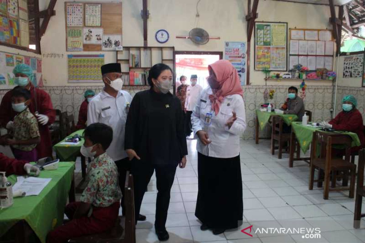 Ketua DPR tinjau pelaksanaan vaksinasi pada anak 6-11 tahun di Boyolali