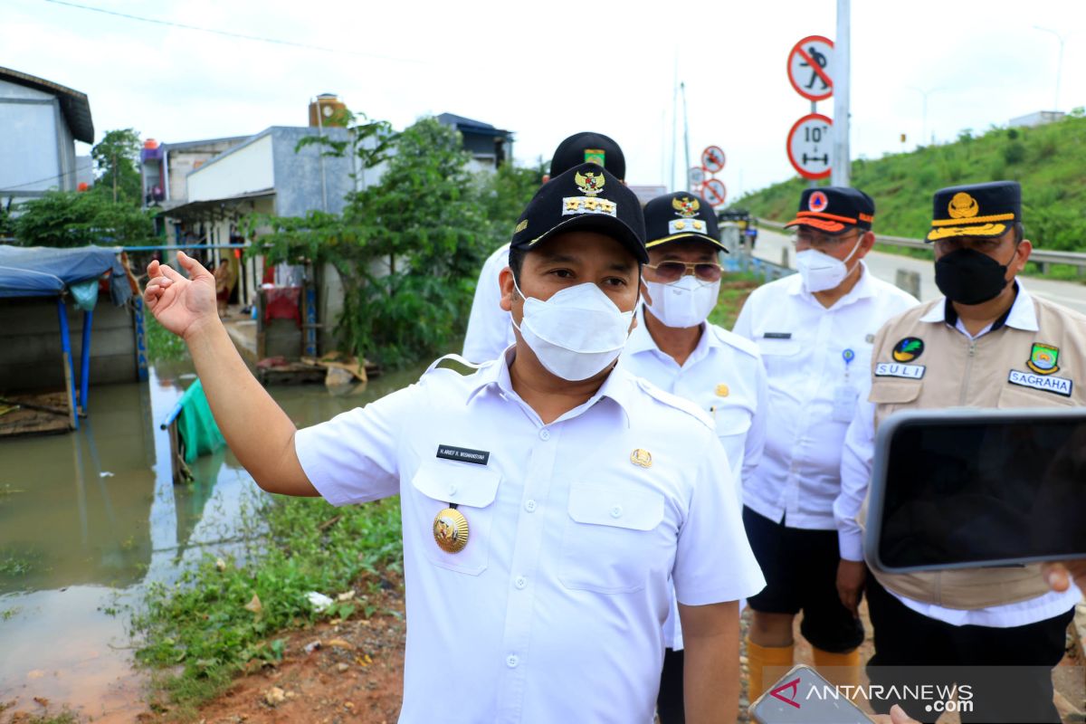 Wali Kota Tangerang sebut empat warga Tangerang positif COVID-19 varian Omicron