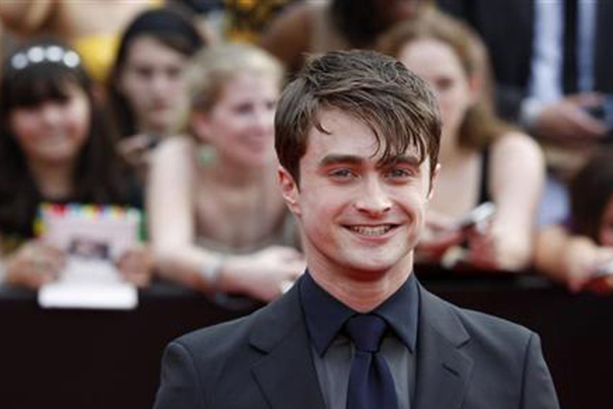 Daniel Radcliffe akan berperan dalam film biopik 'Weird AI' Yankovic