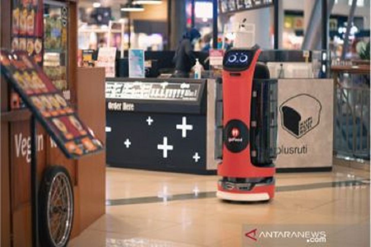 GoFood pertama kali gunakan robot layanan pesan antar makanan