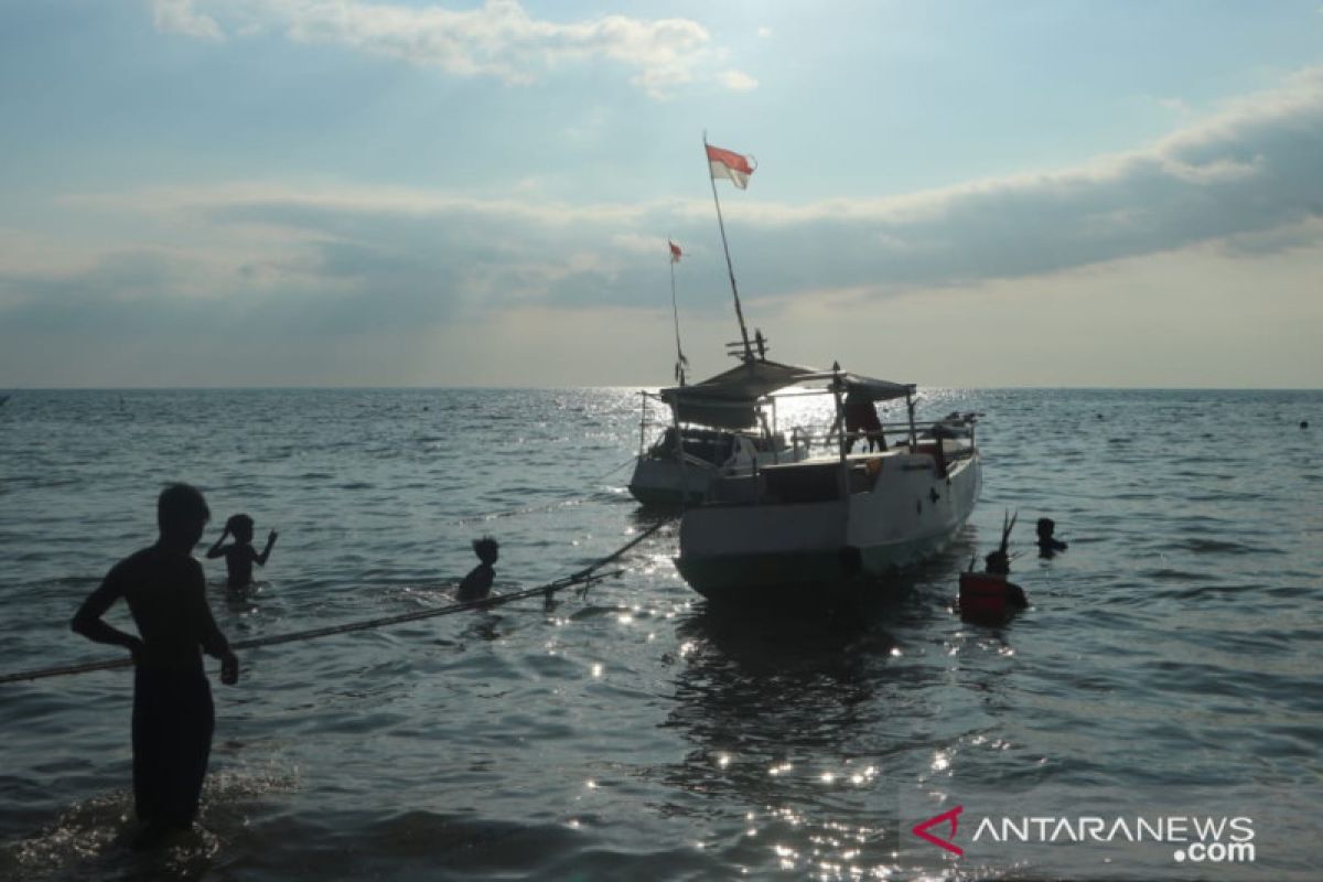 Sepekan ketinggian gelombang di Perairan Sulteng  masih relatif normal