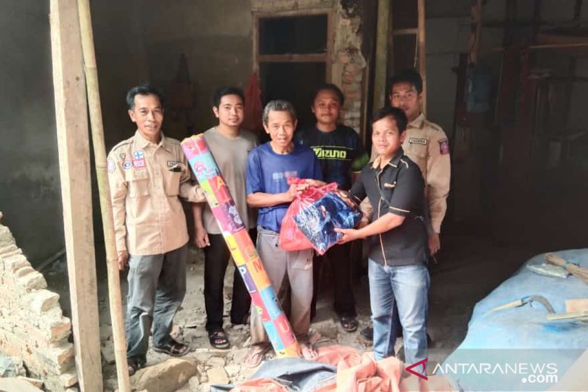 Peduli gempa Banten, Pegadaian serahkan bantuan bagi warga Pandeglang