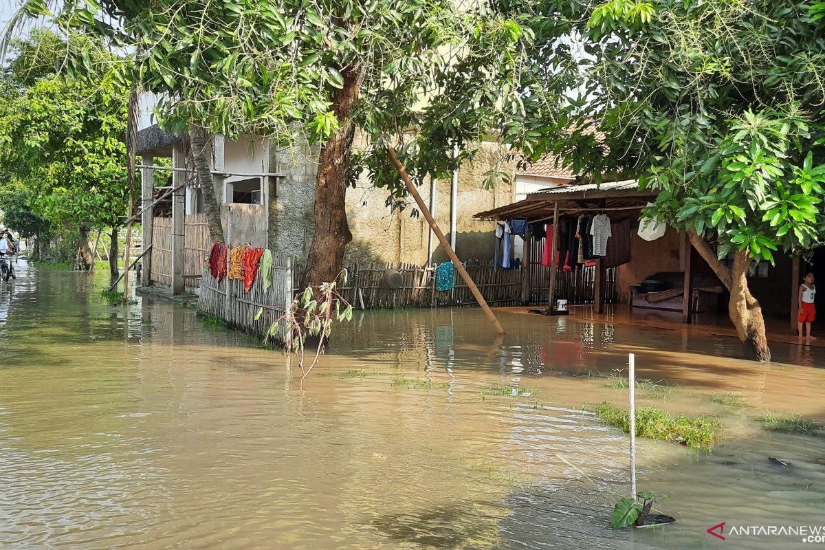 Korban banjir luapan sungai di Kabupaten Tangerang bertambah