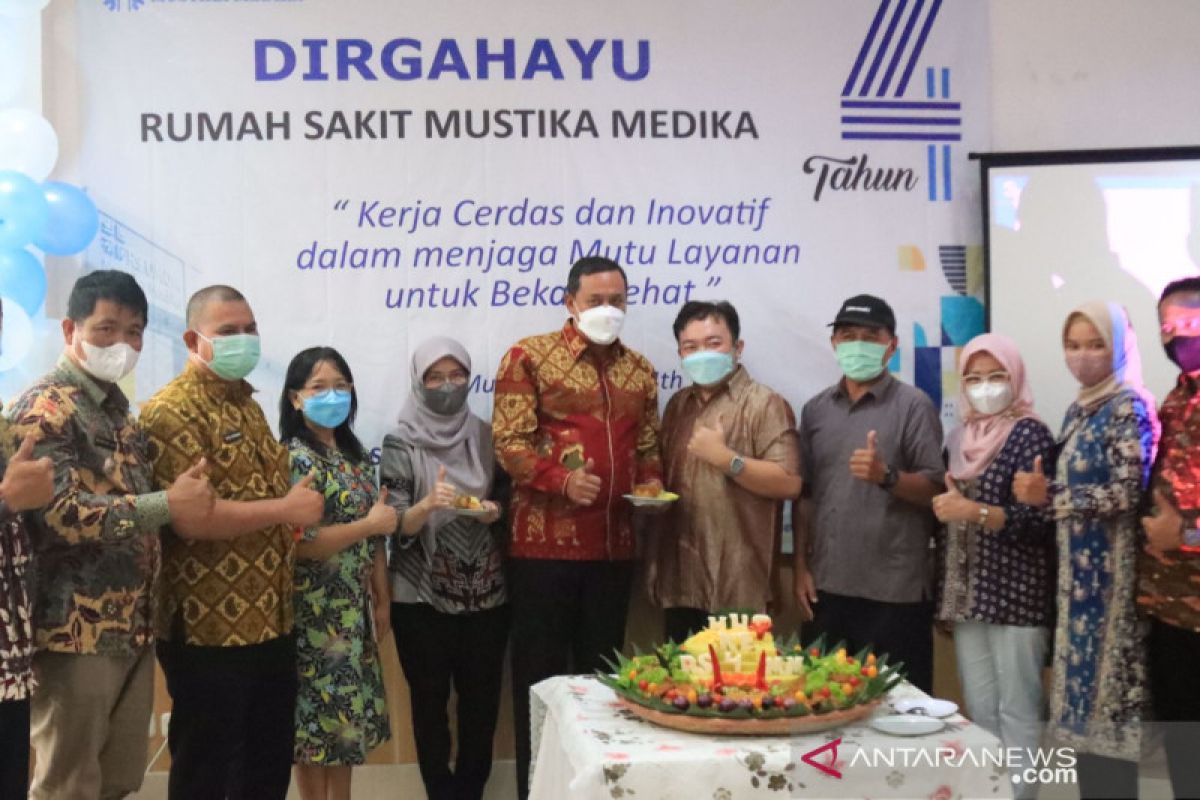 Plt Wali Kota Bekasi hadiri HUT ke-4 RS Mustika Medika